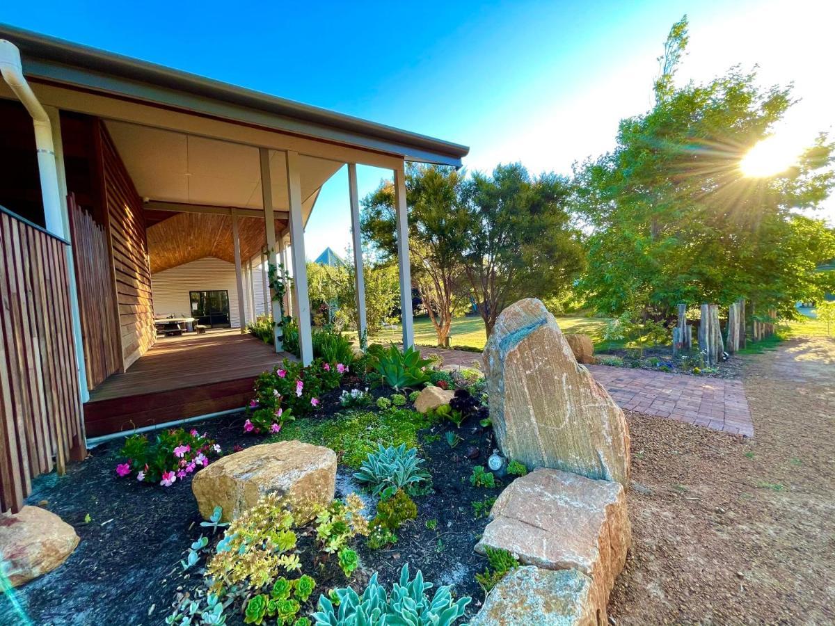 Grape Juice Retreat Rustic Romantic Gateway 5Mins To Beaches & Town Margaret River Exteriör bild