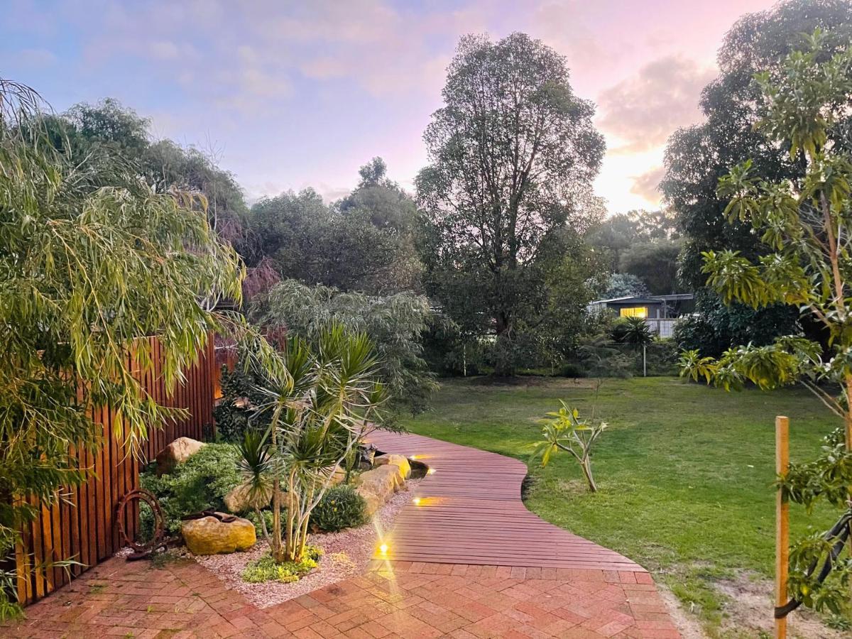 Grape Juice Retreat Rustic Romantic Gateway 5Mins To Beaches & Town Margaret River Exteriör bild